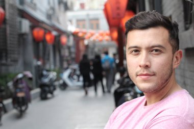 Pekin, Çin 'de dolaşan bir adam.