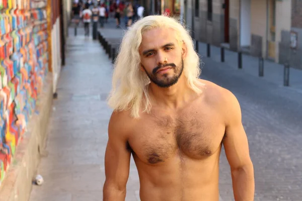 Homem Sem Camisa Com Livre Durante Dia — Fotografia de Stock