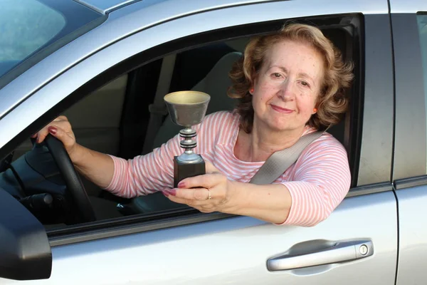 Žena Řídí Auto — Stock fotografie