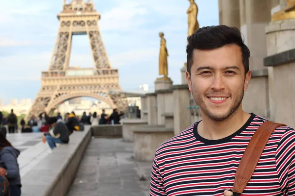 Portrait Young Ethnic Tourist Eiffel Tower Paris — Stock Photo, Image