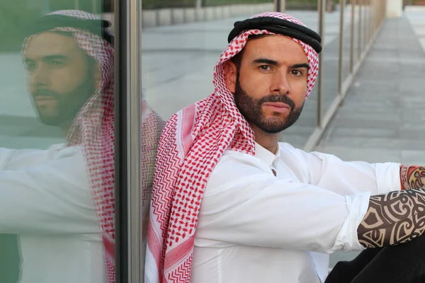 Portrait Gros Plan Beau Jeune Homme Arabe Dans Rue — Photo