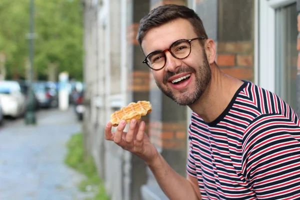 Leuke Vent Die Een Wafel Eet Brussel België — Stockfoto