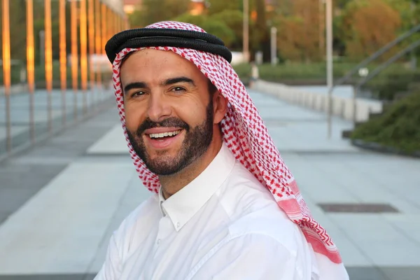 Nahaufnahme Porträt Eines Hübschen Jungen Arabischen Mannes Auf Der Straße — Stockfoto