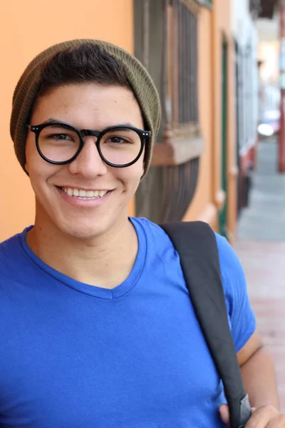 Close Portrait Handsome Young Man Eyeglasses Backpack Street — Stock Photo, Image