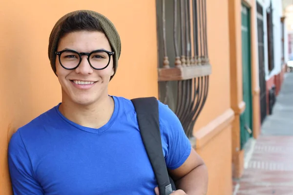 Close Portrait Handsome Young Man Eyeglasses Backpack Street — Stock Photo, Image