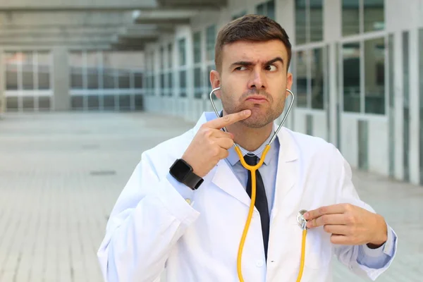 Close Retrato Bonito Jovem Médico Casaco Com Estetoscópio — Fotografia de Stock