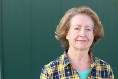 Elli yaşında kadın portresi.