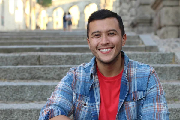 Retrato Cerca Joven Guapo Camisa Cuadros Sentado Las Escaleras — Foto de Stock