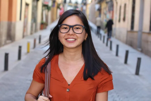 Asiatico Donna Città — Foto Stock