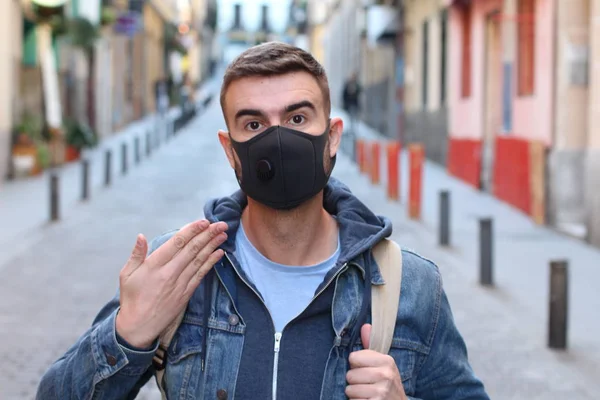 Portrait Près Beau Jeune Homme Masque Protection Dans Rue — Photo