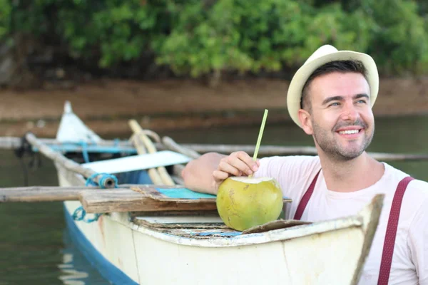 Close Portret Van Knappe Jongeman Met Kokoscocktail Tropische Rivier Met — Stockfoto