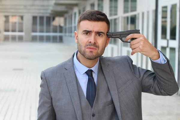 Retrato Cerca Joven Hombre Negocios Guapo Traje Suicidándose Calle — Foto de Stock