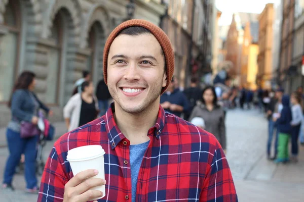 Nahaufnahme Porträt Eines Gutaussehenden Jungen Mannes Mit Einwegbecher Kaffee Der — Stockfoto