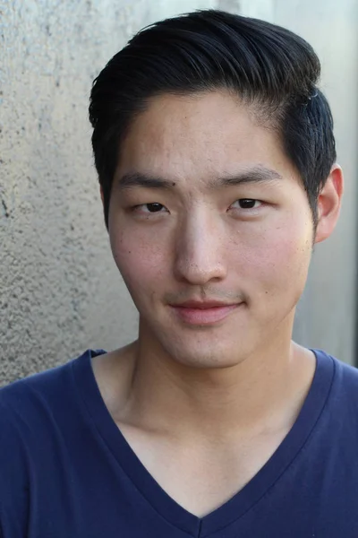 Primer Plano Retrato Guapo Joven Asiático Hombre Azul Camisa — Foto de Stock
