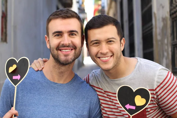 Homosexuelle Paare Zeigen Ihre Reine Liebe — Stockfoto