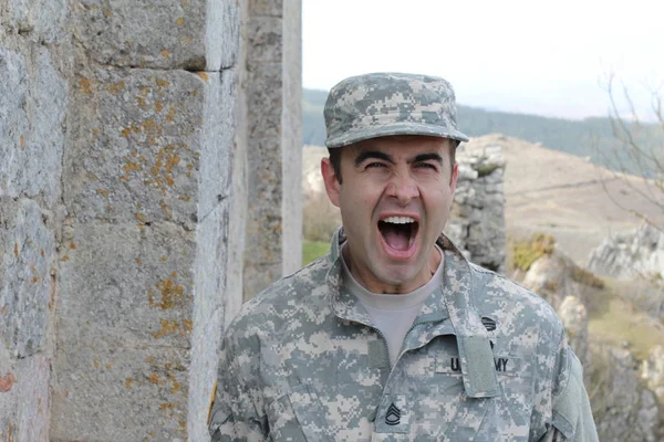Zdravý Americký Voják Usmívá Venku — Stock fotografie