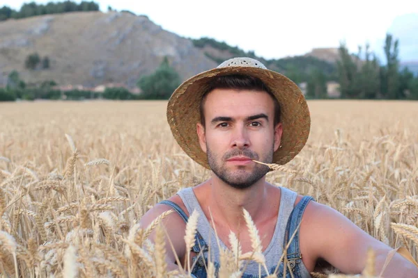 Close Retrato Bonito Jovem Agricultor Sobre Natureza — Fotografia de Stock