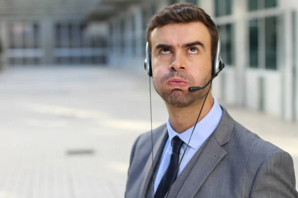 Närbild Porträtt Stilig Ung Affärsman Call Center Hörlurar Med Mikrofon — Stockfoto