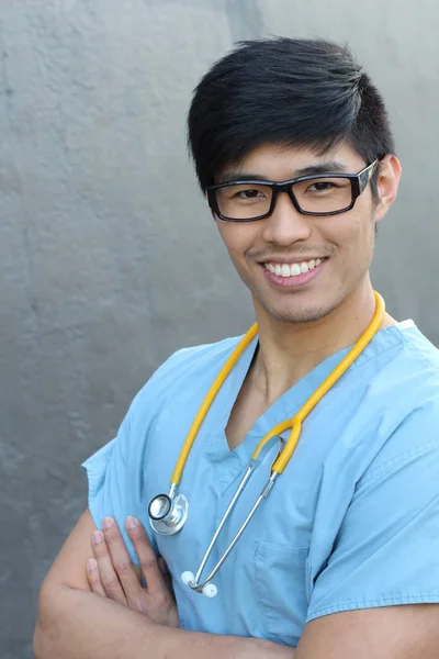 Nahaufnahme Porträt Eines Hübschen Jungen Asiatischen Arztes Mit Stethoskop Vor — Stockfoto