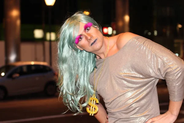 Ritratto Donna Transgender Sulla Strada Della Città Notte — Foto Stock