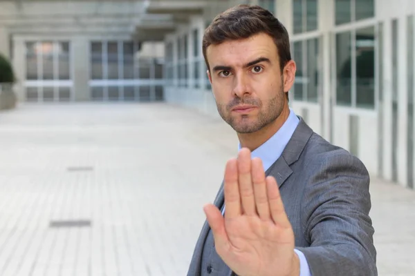 Närbild Porträtt Stilig Ung Affärsman Visar Stopp Gest Med Handen — Stockfoto