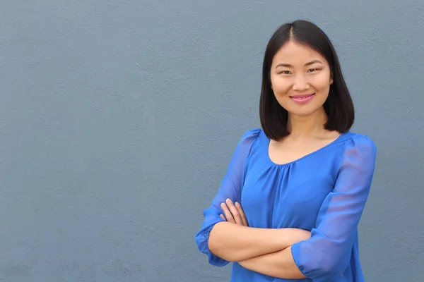 Asiatico Donna Sorridente Ridente Studio Sfondo — Foto Stock