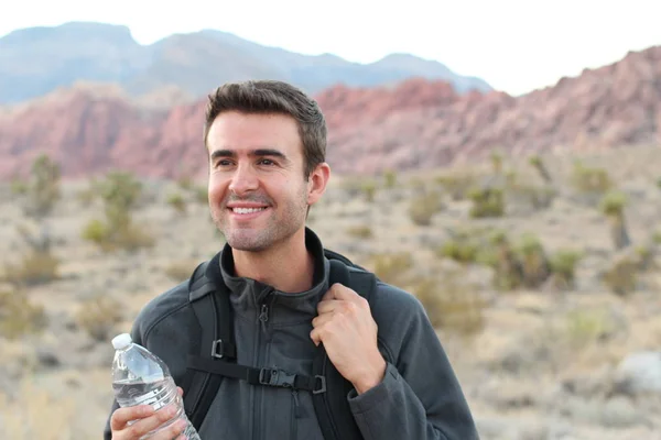 Avventura Viaggi Turismo Escursionismo Concetto Persone Uomo Possesso Bottiglia Acqua — Foto Stock