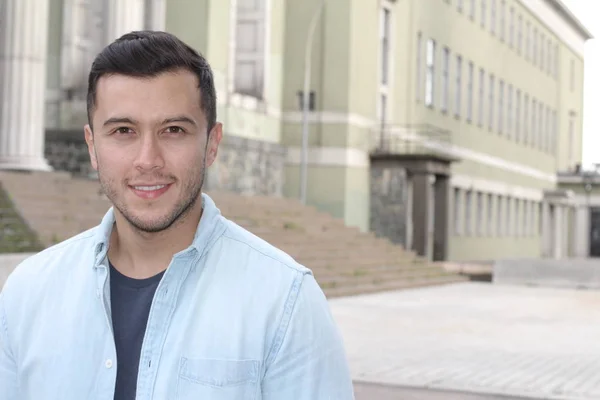 Close Retrato Belo Jovem Roupas Casuais Rua Velha Cidade Europeia — Fotografia de Stock