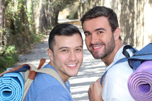 Gay Paar Genieten Wandeling Dag — Stockfoto