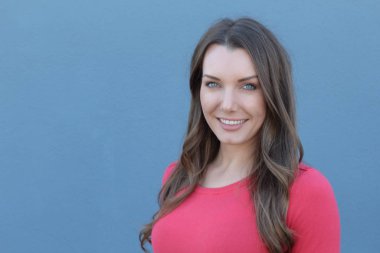 Muhteşem kadın, fotokopi aletiyle yakınlaş.