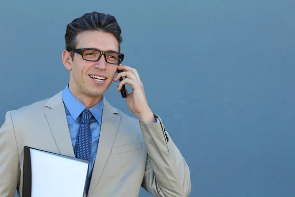 Close Retrato Belo Jovem Empresário Terno Bege Falando Por Telefone — Fotografia de Stock