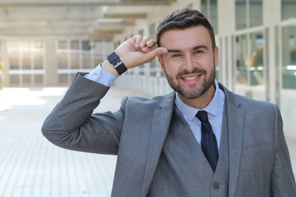 Close Retrato Belo Jovem Empresário Terno Cinza Rua — Fotografia de Stock