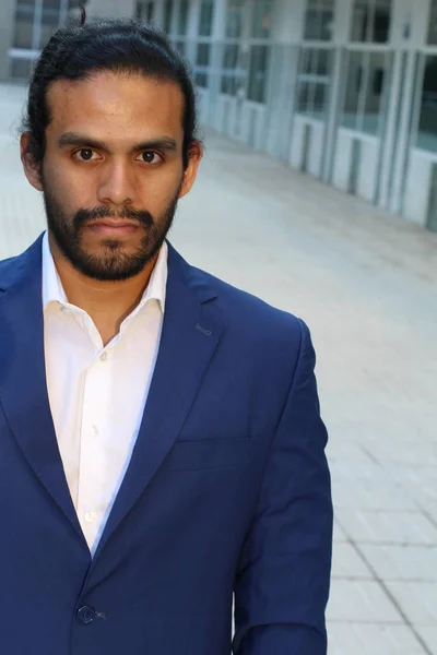 Close Portret Van Knappe Jonge Zakenman Blauw Jasje Straat — Stockfoto