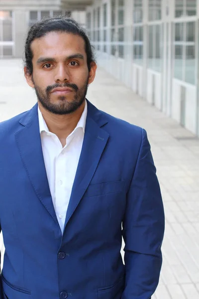 Close Portret Van Knappe Jonge Zakenman Blauw Jasje Straat — Stockfoto