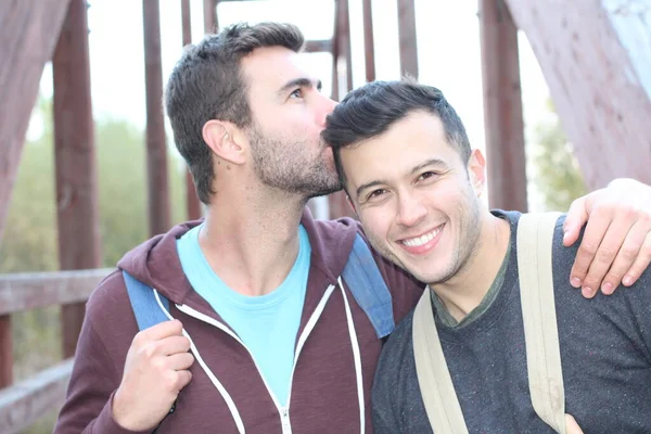 Couple Gay Profitant Une Randonnée Jour — Photo