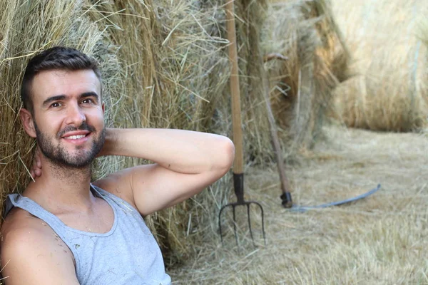 Close Retrato Bonito Jovem Agricultor Relaxante Sobre Natureza — Fotografia de Stock