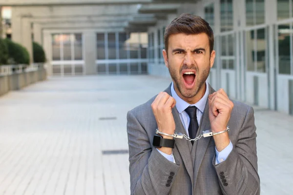 Närbild Porträtt Stilig Ung Affärsman Handbojor Gatan — Stockfoto