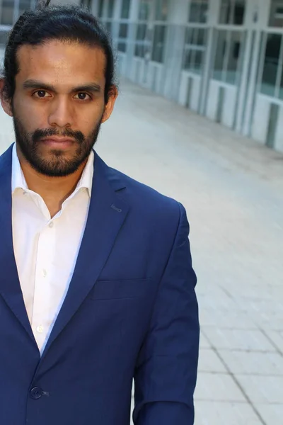 Close Portret Van Knappe Jonge Zakenman Blauw Jasje Straat — Stockfoto