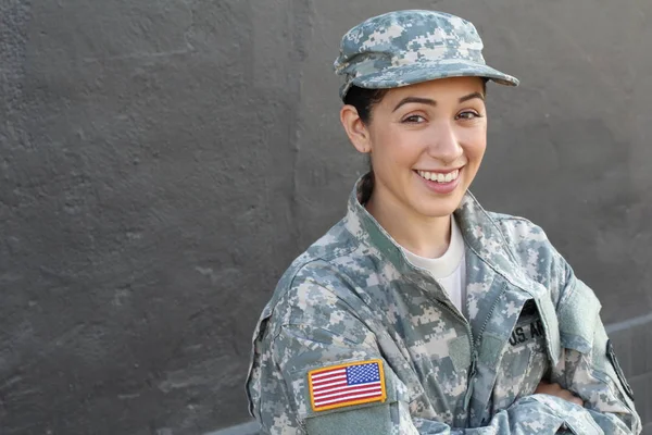 Portret Pięknej Młodej Dziewczyny Zielonym Wojskowym Stylu Kurtka Kapelusz Szary — Zdjęcie stockowe