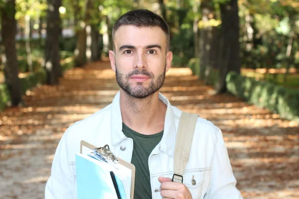 Närbild Porträtt Stilig Ung Man Snygga Kläder Naturen Parken — Stockfoto