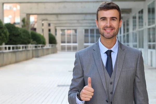 Empresário Mostrando Polegar Para Cima — Fotografia de Stock