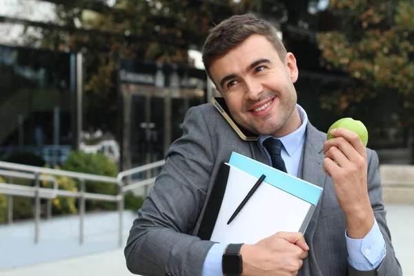 Close Retrato Belo Jovem Empresário Terno Falando Por Telefone Rua — Fotografia de Stock