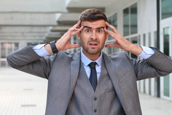 Affärsman Som Visar Rädsla Och Stress Nära Håll — Stockfoto