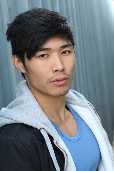 Primer Plano Retrato Guapo Joven Asiático Hombre Calle — Foto de Stock