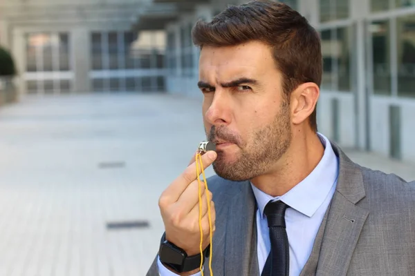 Close Retrato Bonito Jovem Empresário Com Apito Rua — Fotografia de Stock