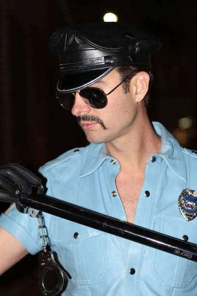 안경을 경찰관의 초상화 — 스톡 사진