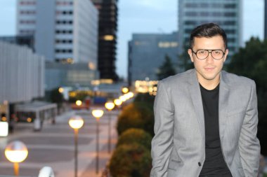 İşten sonra ateşli Asyalı işadamı