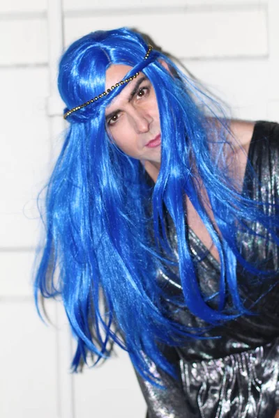 Primer Plano Retrato Joven Transexual Con Pelo Azul Calle —  Fotos de Stock