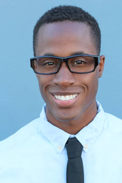 Retrato Cerca Del Joven Hombre Negocios Afroamericano Guapo Camisa Con — Foto de Stock