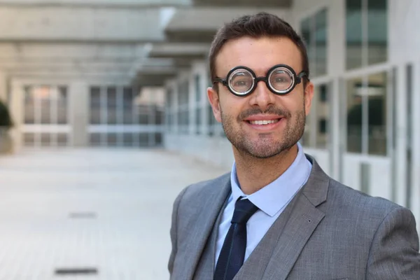 Close Retrato Bonito Jovem Empresário Óculos Redondos Rua — Fotografia de Stock